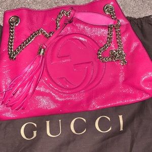 Gucci Fuchsia Patent Leather Medium Soho Chain Tote
